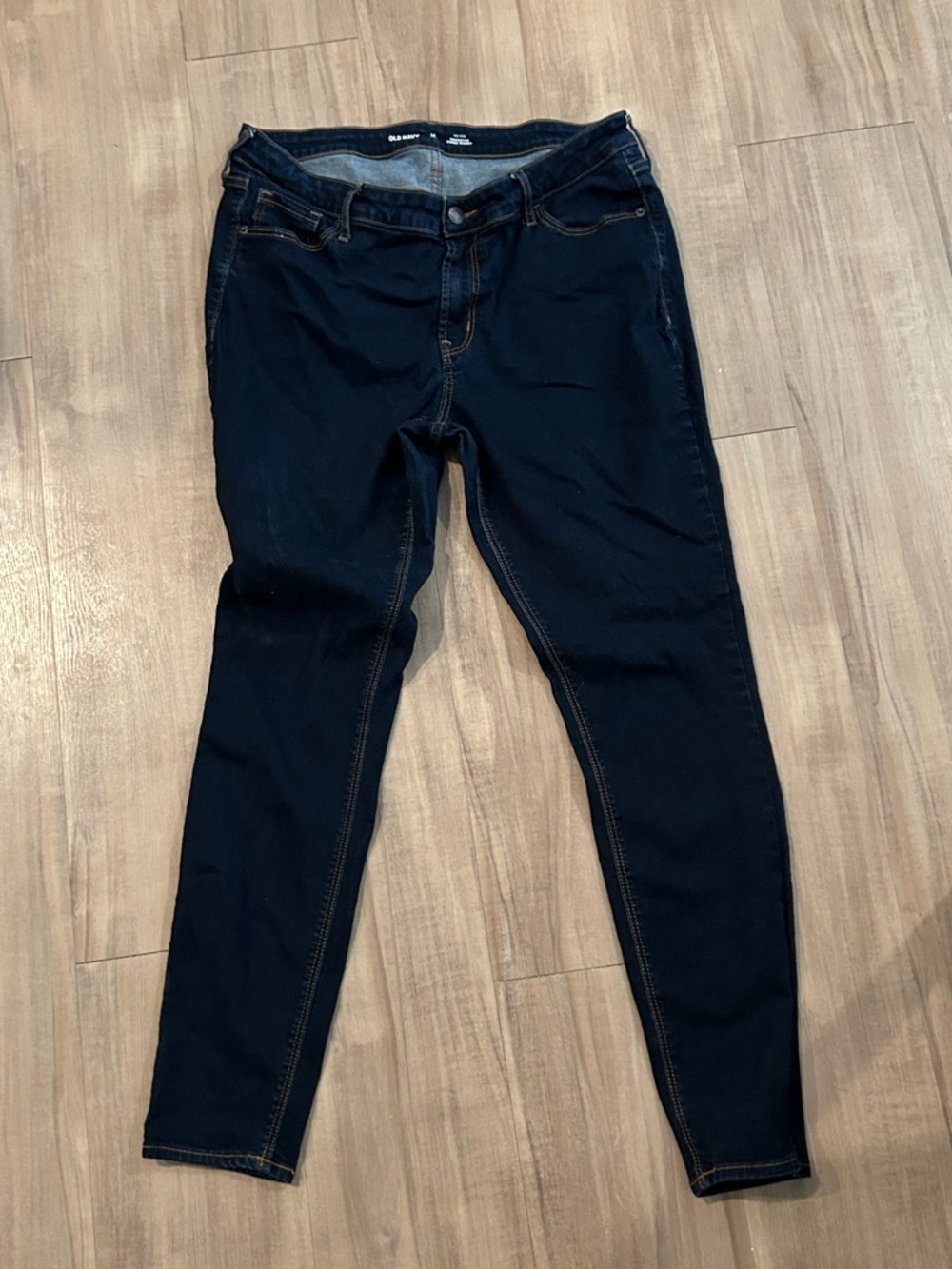 Old Navy Women's Skinny Jeans in Dark Blue